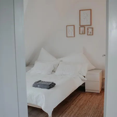 Cozy With A Stream View Apartment Vallendar