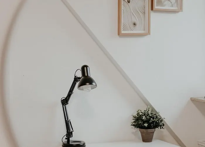 Cozy With A Stream View דירה ולנדר