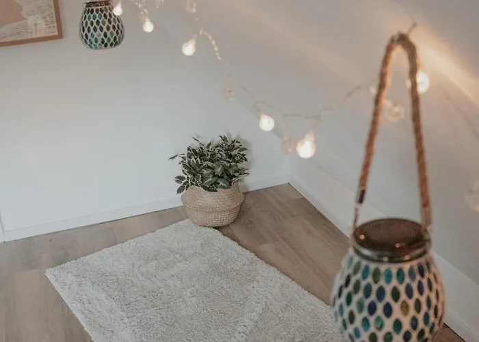 דירה Cozy With A Stream View ולנדר